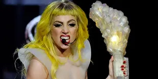 Lady GaGa Lahir dan Mati di SUGBK!