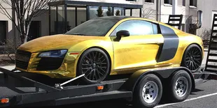 Rapper Tyga Boyong Audi Emasnya Saat Tur