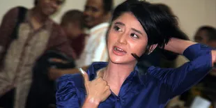 Dewi Perssik Divonis 2 Bulan Penjara