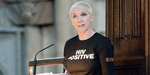 Annie Lennox Kampanye AIDS di Parlemen Skotlandia