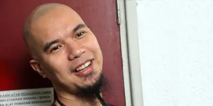 Ahmad Dhani Bantah Tak Peduli Kasus Dewi Perssik