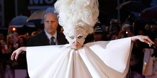 Lady GaGa Ajak Little Monster Bikin Kaos