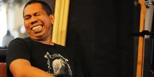 Denny Sakrie: Lebih Haram Lady GaGa Atau Lady Korupsi?