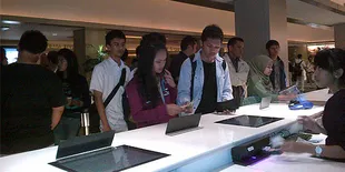 Antrian 'THE RAID' Membludak
