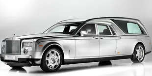 Mobil Jenazah Mewah ala Rolls-Royce Phantom