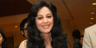 Sebelum Dipolisikan, Meriam Belina - Hotman Tampak Mesra