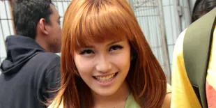 Ayu Ting Ting Tak Tertarik Baju Pernikahan Ala Korea