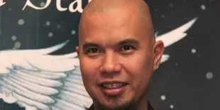 Aksi Ahmad Dhani Menyanyikan 'Neng Neng Nong Neng'