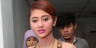 Dewi Perssik: Hacker Bukan Kerjaan Mudah