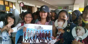 Heboh! Suasana ELF Sambut Super Junior di Bandara