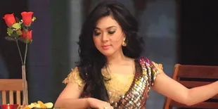 Syahrini Langganan Award SCTV, Sesuatu?