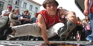 Berani Padukan Tarian Papua Dengan Hip Hop?