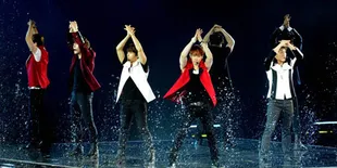 Sajian Akrobatik Warnai SS4 INA Super Junior