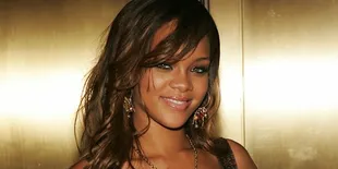 Rihanna Pesta Gila-Gilaan Bareng Stripper