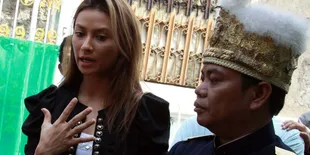 Raja Kutai: Lady GaGa Merusak Akhlak Bangsa