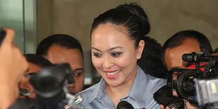 Angie Ajukan Tahanan Kota Agar Bisa Bersama Anak