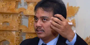 Roy Suryo Pertanyakan Sukhoi Turun di Posisi 6000 Kaki