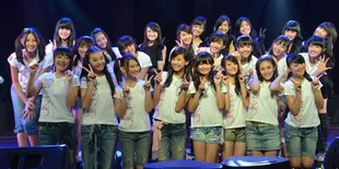 Konser Perdana JKT48 Berlangsung Penuh Keceriaan!