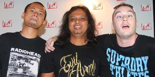 Gugun Blues Shelter: Lady GaGa Itu Aneh, Bukan Seksi!