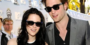 Robert Pattinson - Kristen Stewart Ketahuan Ciuman!