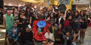 GaGa Batal, Little Monster Lakukan Flashmob