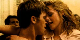 Kristen Stewart Bangga Beradegan Topless