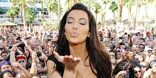 Keluarga Kardashian Menggila di Video Seksi