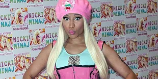 Wow, Nicki Minaj Posting Foto Merokok Ganja di Twitter