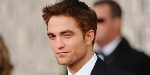 Robert Pattinson 'Ngebet' Jadi Tokoh Superhero