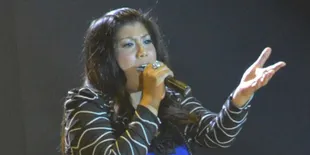 Demi Indonesian Idol, Regina Cuti Dari Pekerjaannya