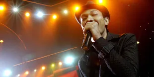 'Di Balik Awan' Buat Febri Idol Pulang Dari Indonesian Idol 2012