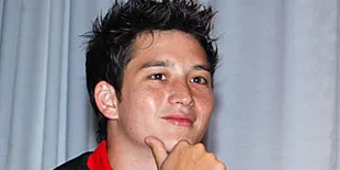 Mike Lewis Bantah Sedang Mabuk Saat Kecelakaan