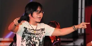 Nyanyi Lagu Dewa 19, Ari Lasso Lupa Lirik