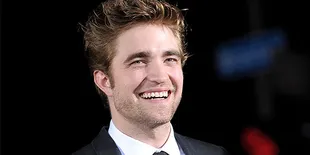Robert Pattinson: 'BREAKING DAWN PART 2' Itu Lucu