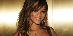 Lagi, Rihanna Jalan-Jalan Tanpa Pakai Bra!