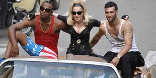 Mabuk, 8 Crew Madonna Tak Lunasi Tagihan di Bar