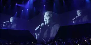 Duet 3 Kontestan Idol Dengan Chrisye, Fantastis