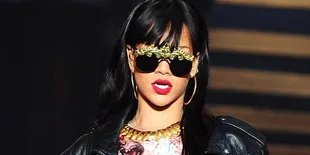 Penampilan Sensasional Rihanna di Panggung Hackney
