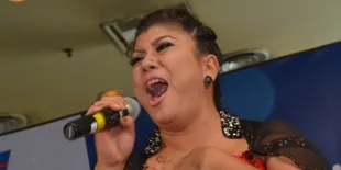 Regina Pernah Dicuekin Karena Gemuk