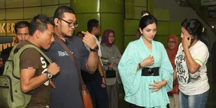 Ashanty: Kita Lebih Senang Naik Kereta