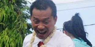 Main di Pasar, Hidung Anang Hermansyah Pecah