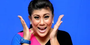 Regina Idol Siapkan Diri Tampil Bareng David Cook