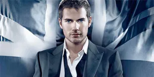 Martin Campbell: Henry Cavill Sosok James Bond Masa Depan