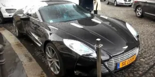 [VIDEO] Supercar Aston Martin Limited Edition Eto'o Mogok