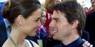 Katie Holmes Menangkan Hak Asuh Suri Cruise