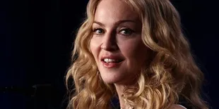 Gara-Gara Swastika, Madonna Digiring ke Meja Hijau