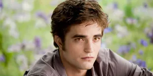 Robert Pattinson Harus Pakai Wig di 'BREAKING DAWN PART 2'
