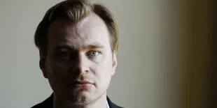 Christopher Nolan Bela Penggemar Batman Yang Protes