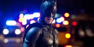 Pria Bertopeng Tembak Mati 14 Orang di Premiere 'THE DARK KNIGHT RISES'