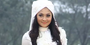 Tampil Bareng Bimbo, IDP Berkerudung